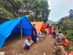 Luput dari Perhatian, Warga Dusun Lebak Kaso Cikahuripan Sumedang Juga Korban Longsor