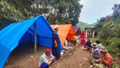 Korban longsor Cikahuripan