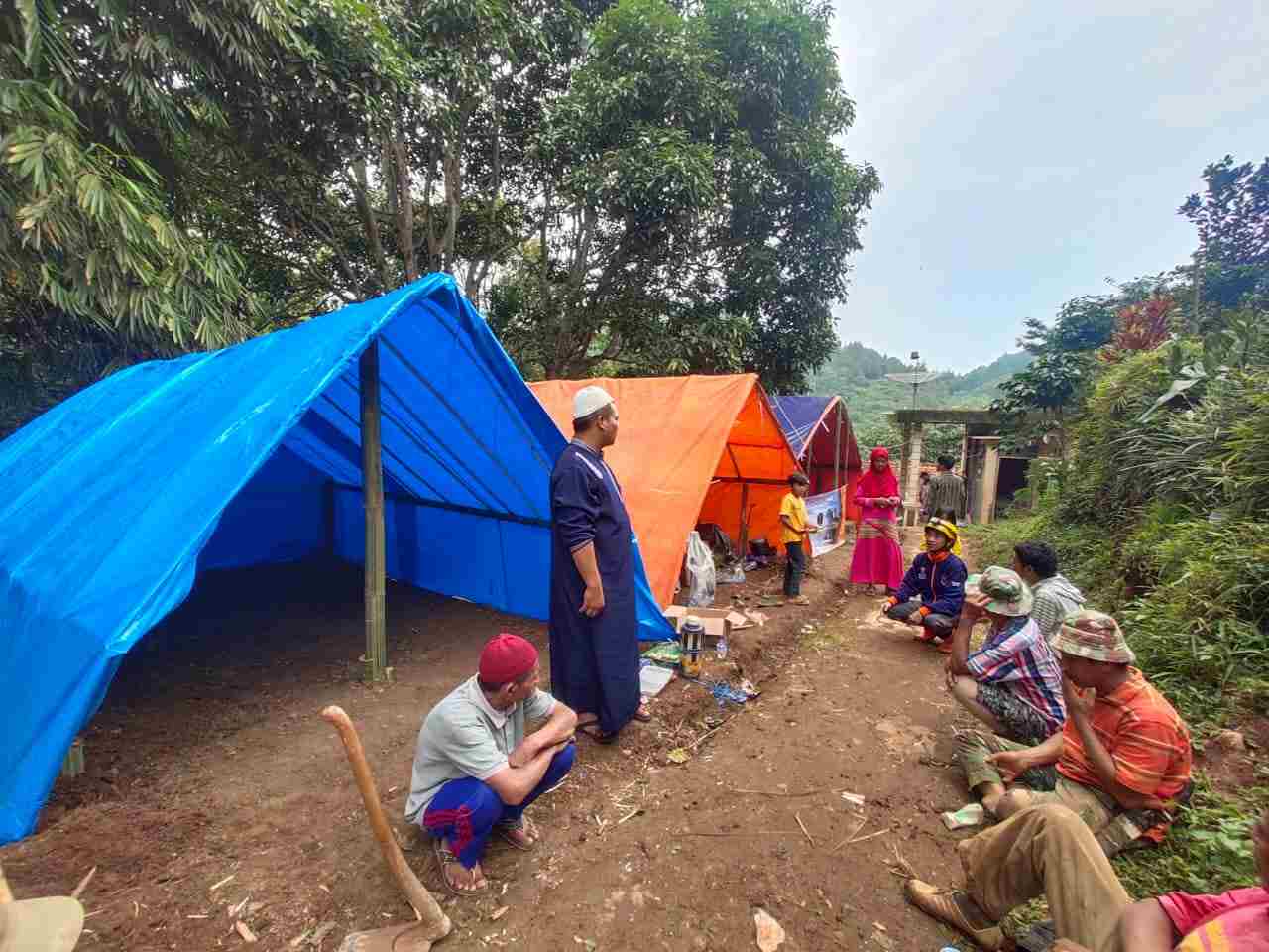 Korban longsor Cikahuripan