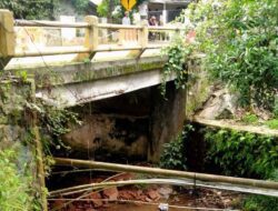 Jembatan di Conggeang Sumedang Nyaris Roboh, Arus Kendaraan Diberlakukan Satu Jalur