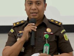 Kejati Jawa Barat Jebloskan 2 Tersangka Pembobol Kredit BPR Indramayu
