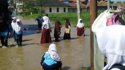 Jadi Langganan Banjir, Warga Desa Cihanjuang Sumedang Butuh Perhatian Serius Bukan Beras