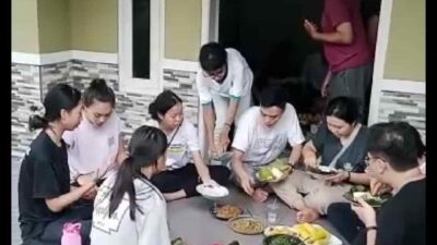 Puluhan Turis Asing Datang ke Desa Sukaluyu Sumedang, Ini yang Mereka Lakukan
