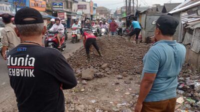 Bertahun-tahun Menggunung, Sampah Pasar Parakanmuncang Sumedang Akhirnya Dibersihkan
