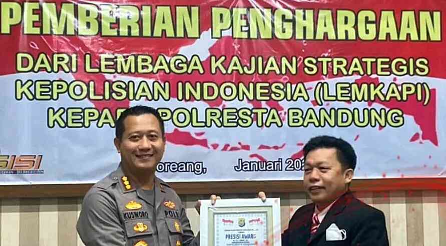 Bedah rumah Polresta Bandung