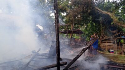 Diduga Konsleting Arus Listrik, Satu Rumah di Sumedang Hangus Terbakar