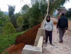 Lama Tak Diperbaiki, Pengusaha Tembakau Asal Sukasari Sumedang Ini Bangun TPT Senilai Rp300 Juta