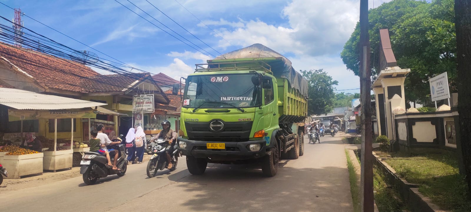 Jalan Parakanmuncang