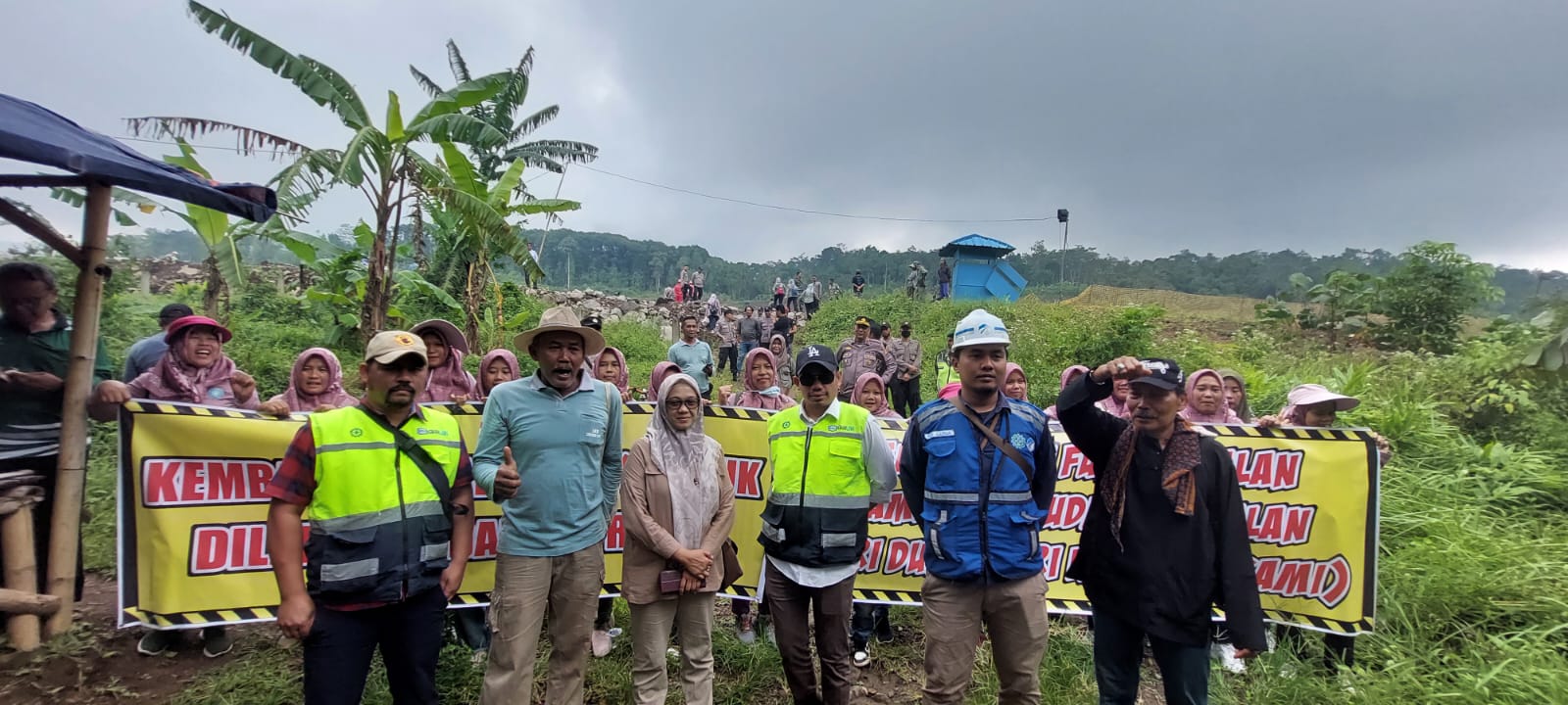Unjuk Rasa Warga Cibeureum Wetan