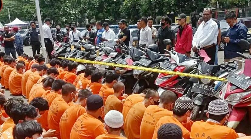 Pelaku kejahatan jalanan
