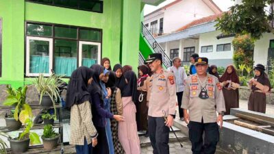 Sambangi Sekolah, Kapolres Sumedang Sosialisasi Larangan Konsumsi “Cikbul”