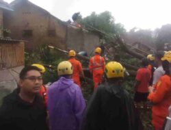 Angin Puting Beliung Terjang Cimanggung, 15 Unit Rumah Alami Kerusakan