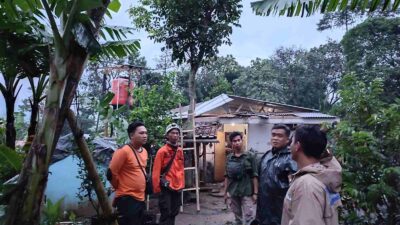 Lagi, Angin Puting Beliung Terjang 2 RT di Sumedang, 9 Rumah Rusak