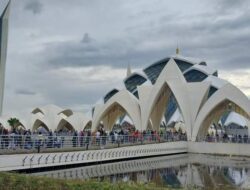 Kecewa, Pelancong Asal Sumedang Harus Balik Lagi saat Berkunjung ke Masjid Al Jabar