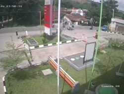 Detik-detik Kecelakaan Maut Tewaskan Satu Orang di Sumedang Terekam CCTV