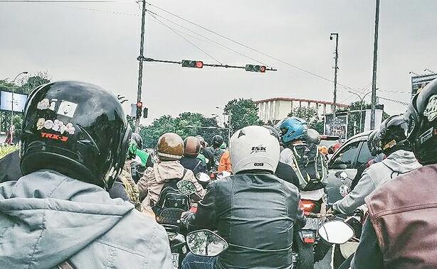 Lampu merah Kiaracondong Bandung