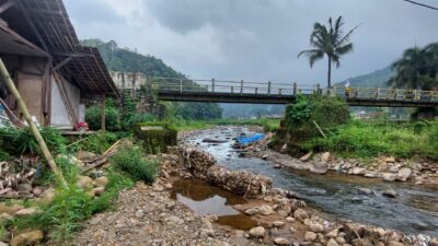 Terdampak Banjir Bandang, Warga Sagaramanik Memohon Bantuan Pemkab Sumedang