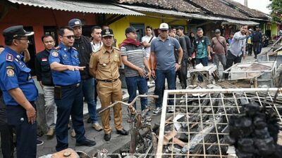 Cek TKP Kebakaran Puluhan Rumah di Margahayu, Ini Instruksi Bupati Bandung
