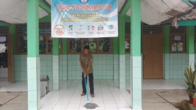 22 Tahun Mengabdi Nasib Penjaga Sekolah di Sumedang Ini Tak Kunjung Diangkat Menjadi ASN
