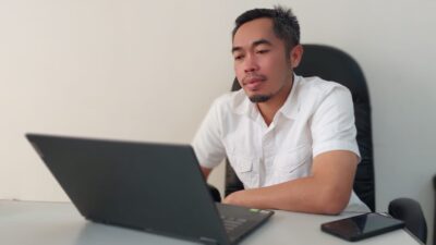 Kades Nyaleg di Sumedang