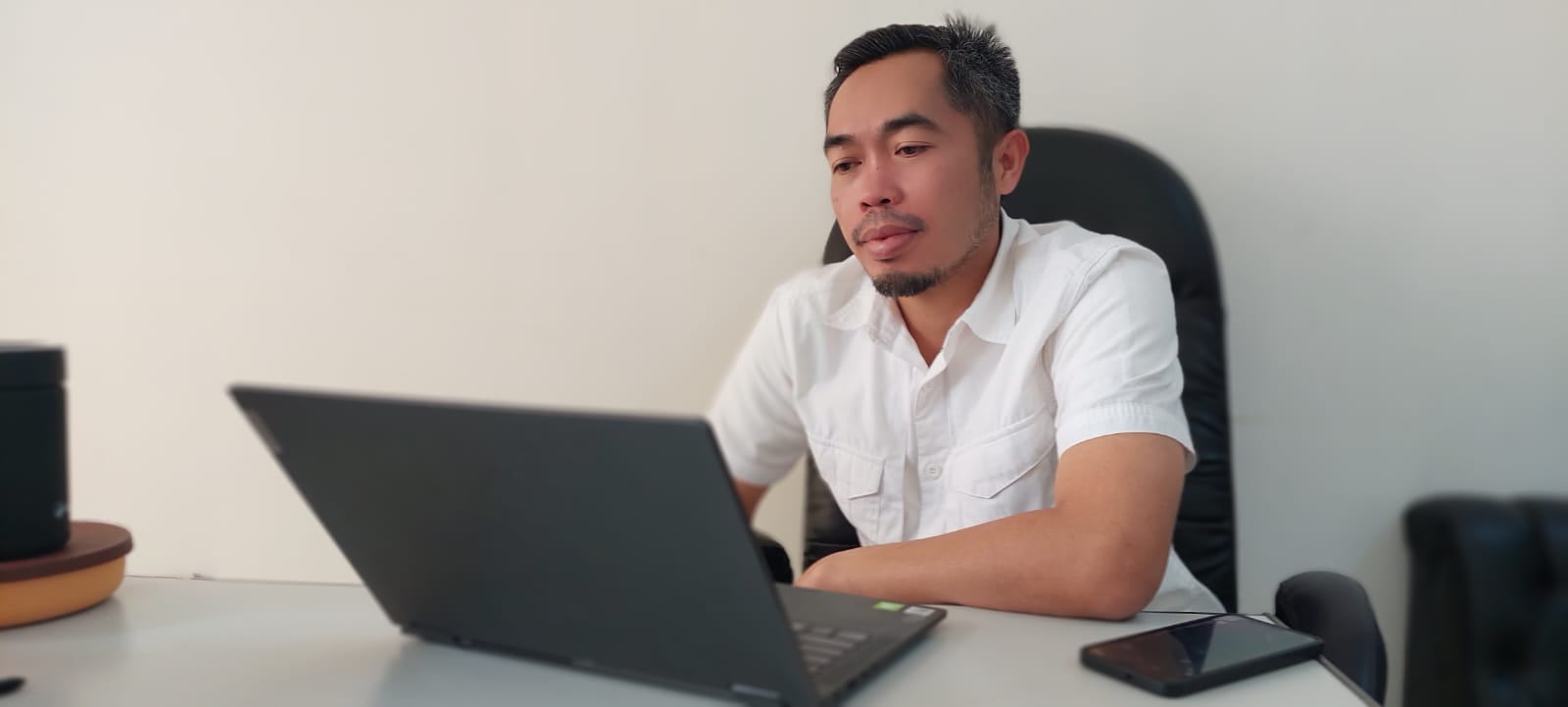 Kades Nyaleg di Sumedang