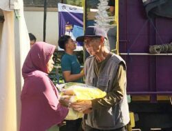 Belum Sejam, Puluhan Kilo Beras Harga Murah Ludes Diserbu Warga