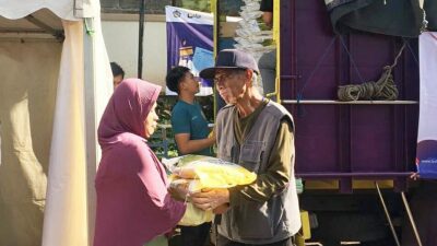 Belum Sejam, Puluhan Kilo Beras Harga Murah Ludes Diserbu Warga