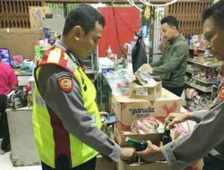 Belasan Botol Miras Disita Polisi di Warung Kawasan Margaasih Bandung