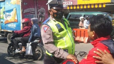 Pengendara di Dayeuhkolot Hiraukan Aturan Lalu Lintas, Polisi Langsung Bertindak