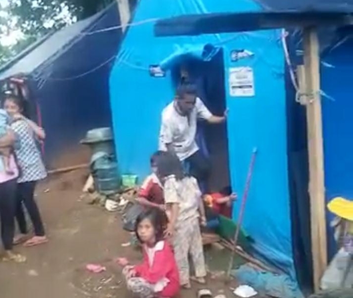 Korban longsor di Cikahuripan