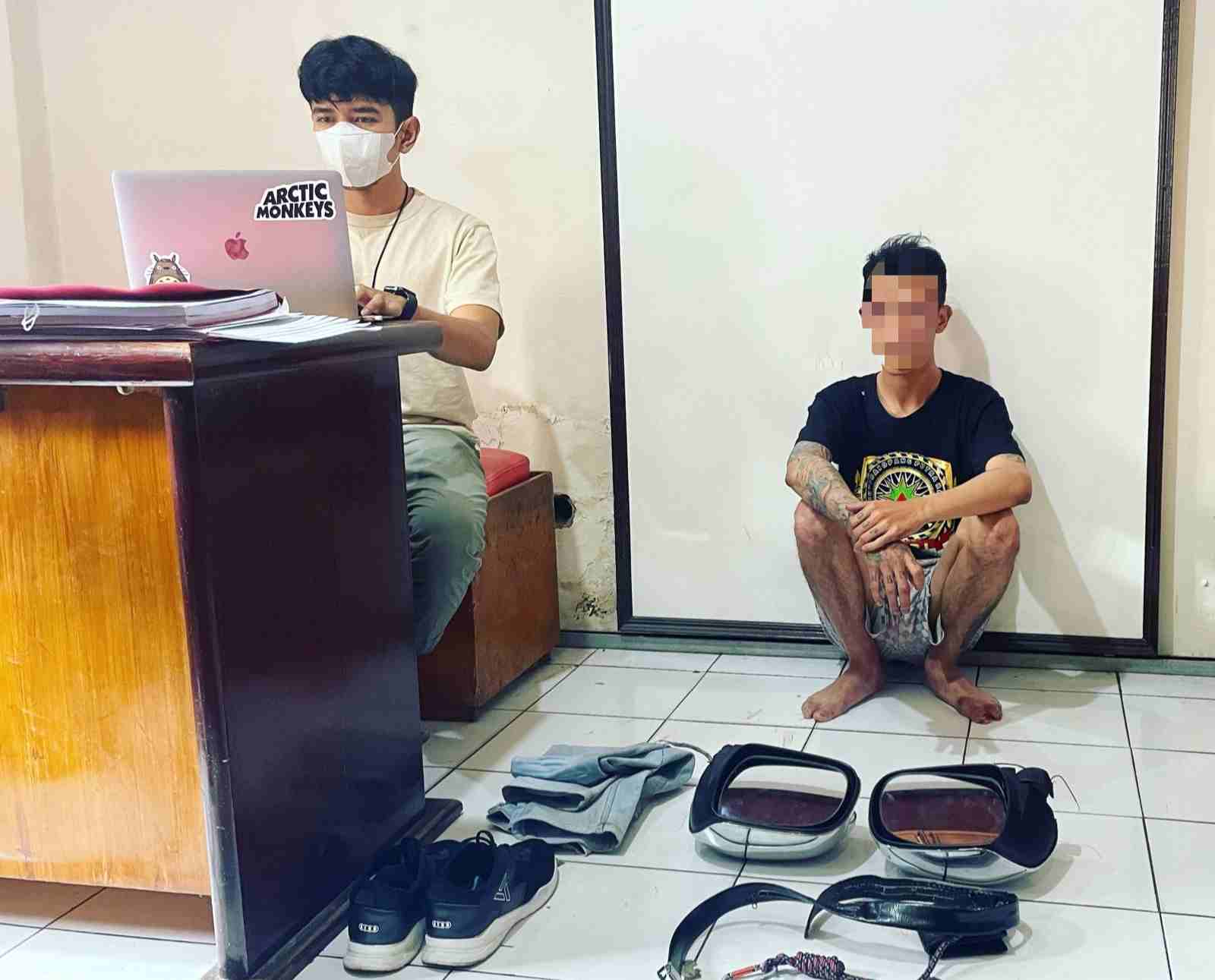 Spesialis pencuri spion mobil