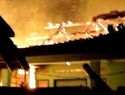 Dua Rumah di Cikadaton Sumedang Hangus Dilalap si Jago Merah