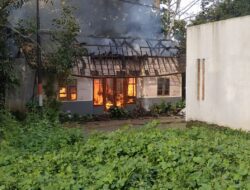 Rumahnya Ludes Terbakar, Janda di Sumedang Harus Diungsikan