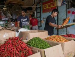 Jelang Ramadan, Harga Kebutuhan Pokok di Pasar Parakanmuncang Sumedang Masih Normal