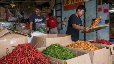 Jelang Ramadan, Harga Kebutuhan Pokok di Pasar Parakanmuncang Sumedang Masih Normal