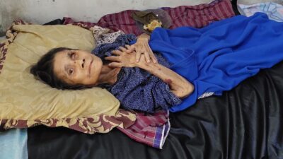 Nenek terbaring