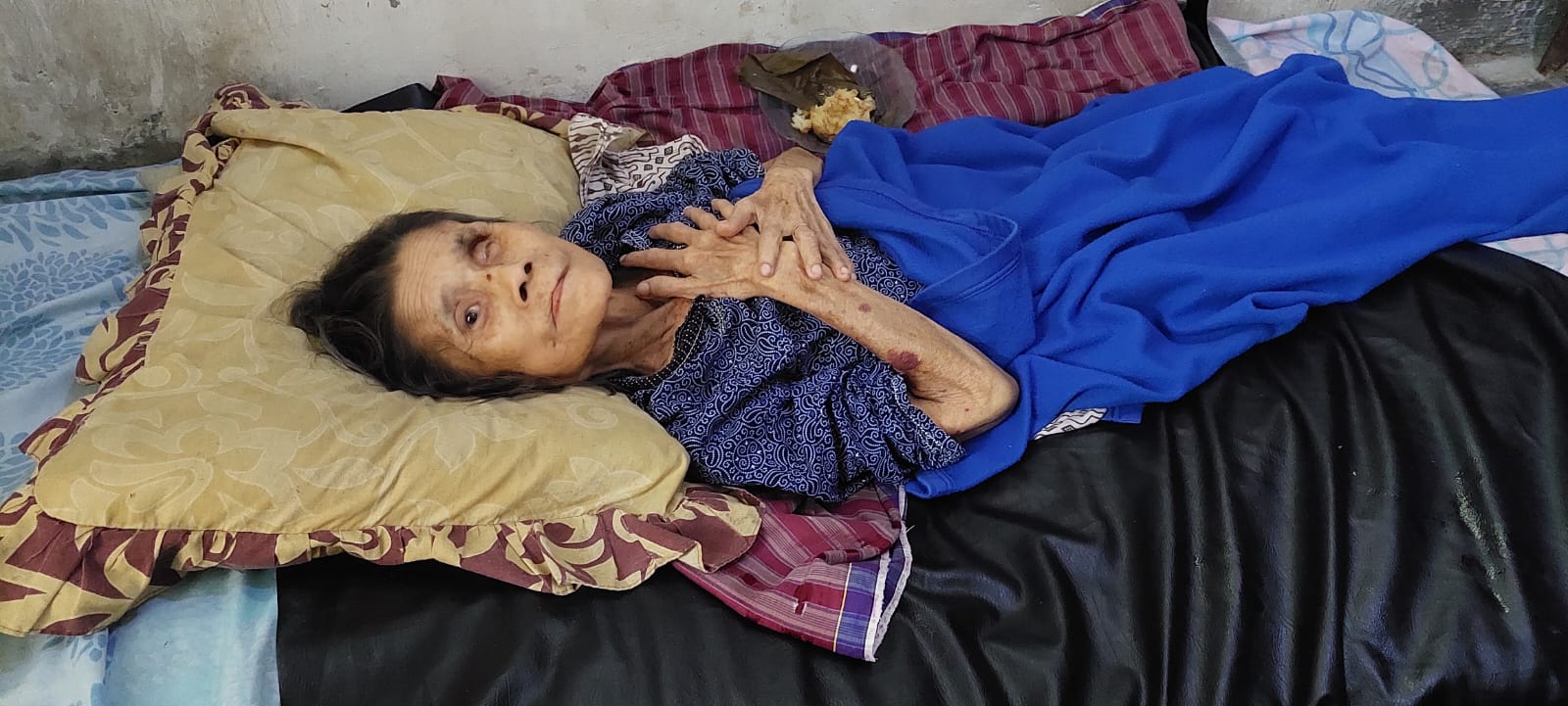 Nenek terbaring