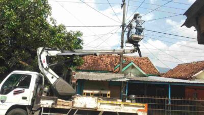 Belasan Titik PJU Mati di Jalan Parakanmuncang Simpang Sumedang Akhirnya Dibenahi Lewat Reses Akur