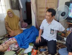 Gercep! Kemensos RI Datangi Nenek yang Tak Pernah Menerima Bantuan di Sumedang
