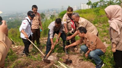 Kementrian Pertanian Melalui BBH Gelar Program Gerakan Tanam Buah di Gunung Geulis Sumedang