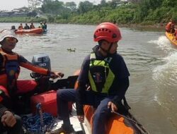 Tim SAR Temukan Jasad Anak Korban Tenggelam di Sungai Citarum
