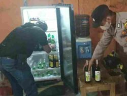 Operasi Jelang Ramadhan 2023, Polisi Sita Puluhan Botol Miras di Pameungpeuk