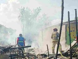 Kebakaran di Rancaekek, Rumah Makan Ludes Dilalap Api