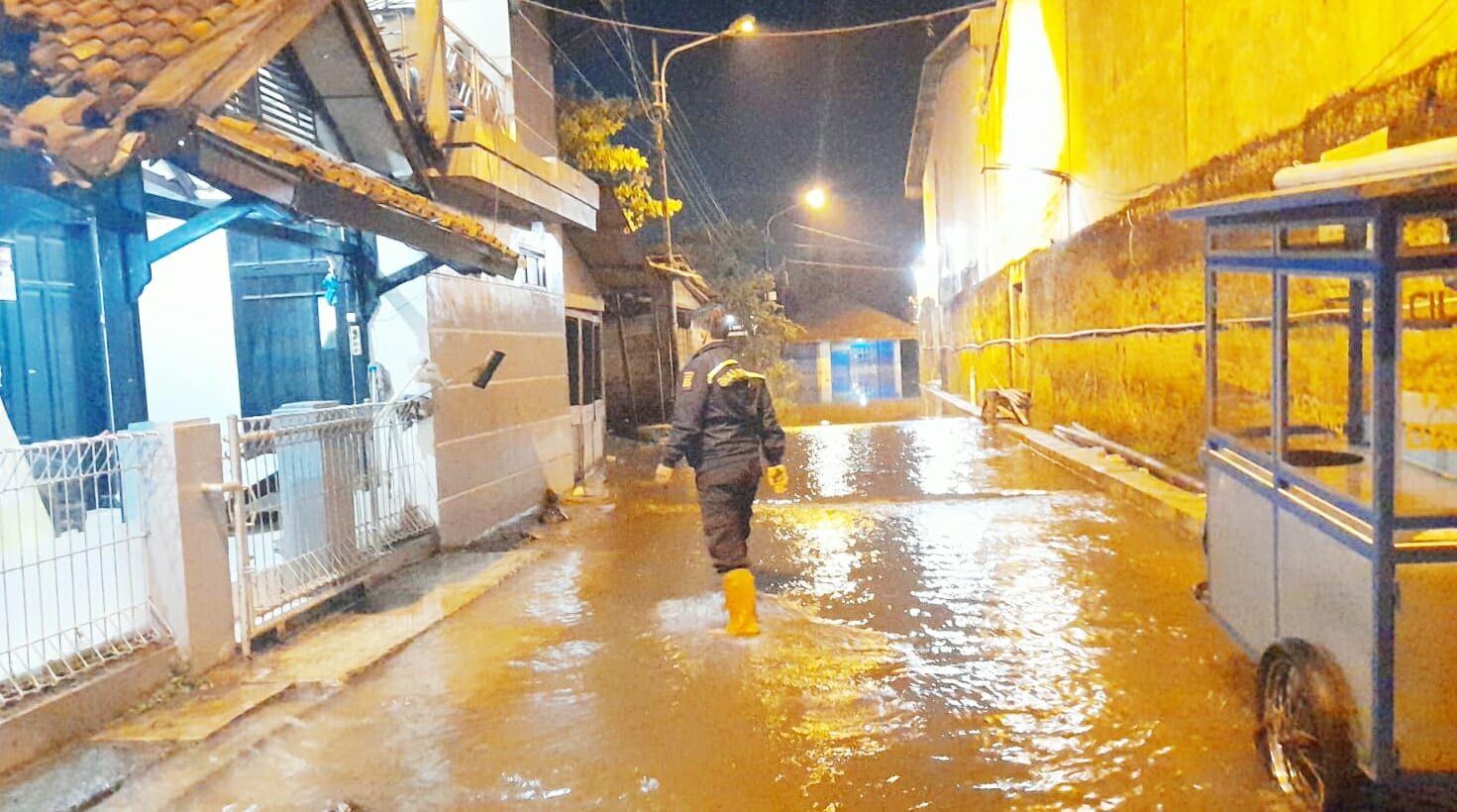 Sungai Citarum meluap