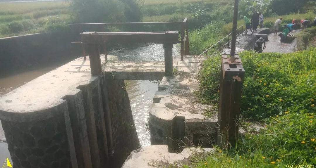 Pintu Air rusak