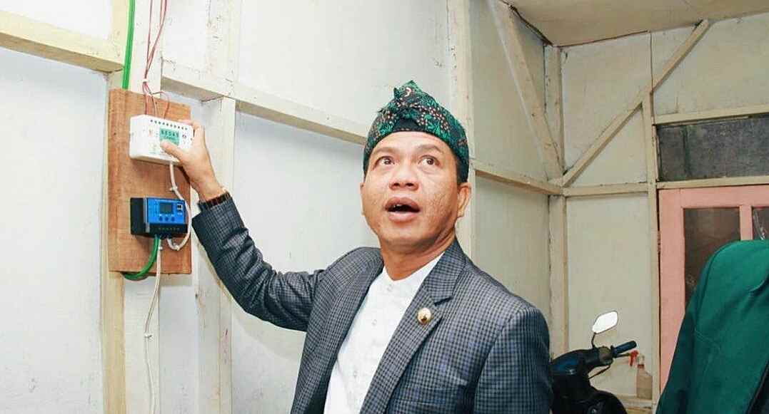 Rumah belum teraliri listrik