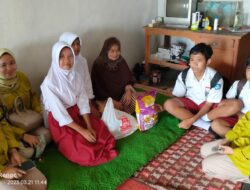 Sambut Ramadan, SDN di Sumedang Ini Berbagi Sembako untuk Kaum Jompo