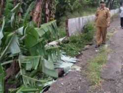 TPT Menuju Akses ke Pemakaman Umum di Cibeusi Sumedang Roboh
