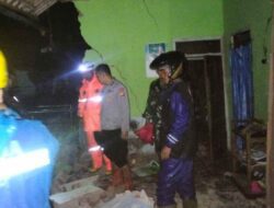 Benteng Roboh Timpa Rumah, Satu Keluarga di Wado Sumedang Harus Diungsikan