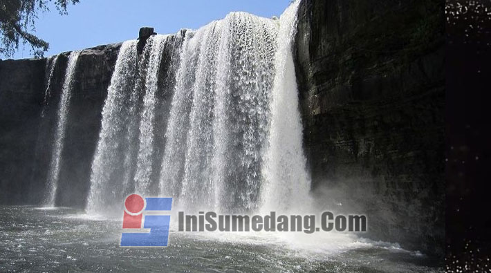 Air Terjun Riam Merasap